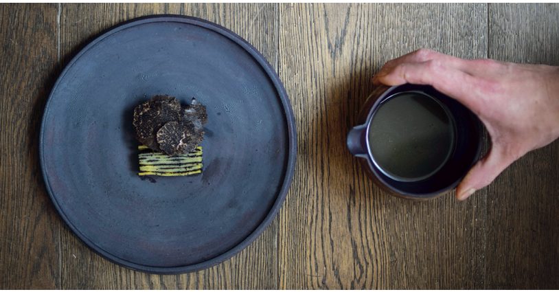 Wagyu rôti, champignons fermentés et bouillon de pomme de terre, par Ryohei Kawasaki